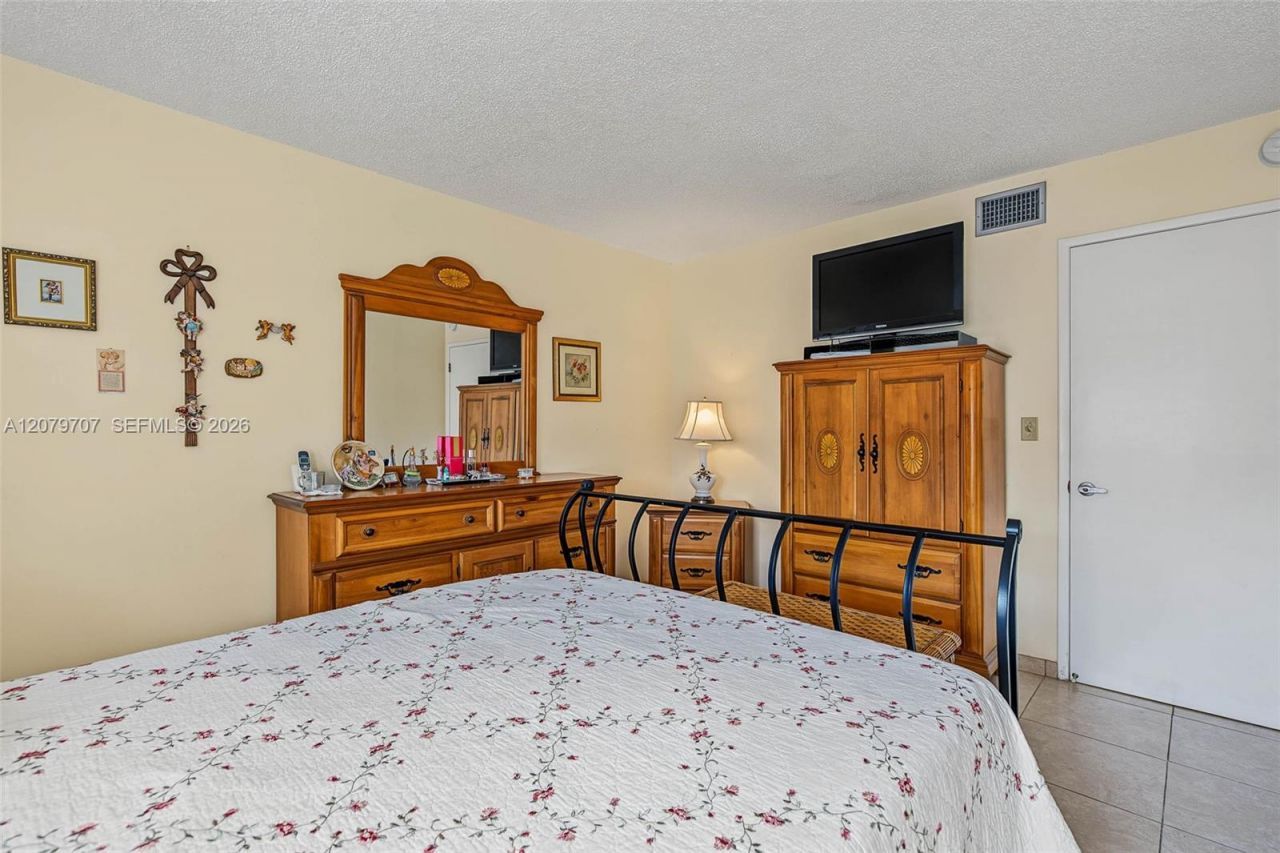 10300 NW 9th St Cir , Unit 203, Miami, FL 33172 Photo