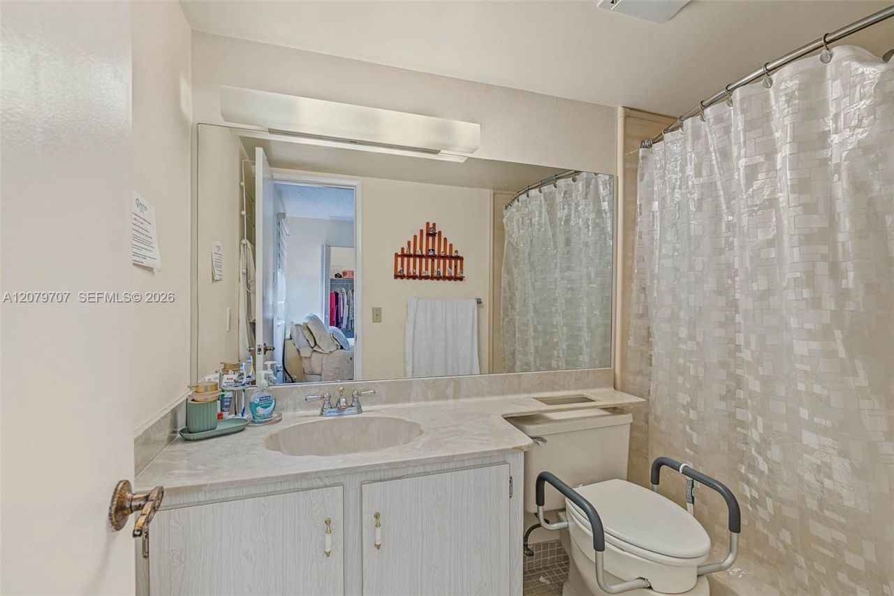 10300 NW 9th St Cir , Unit 203, Miami, FL 33172 Photo