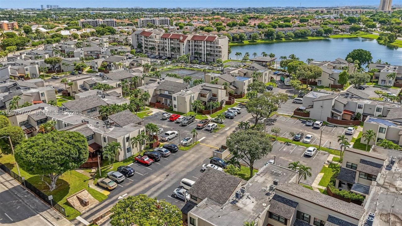 10300 NW 9th St Cir , Unit 203, Miami, FL 33172 Photo