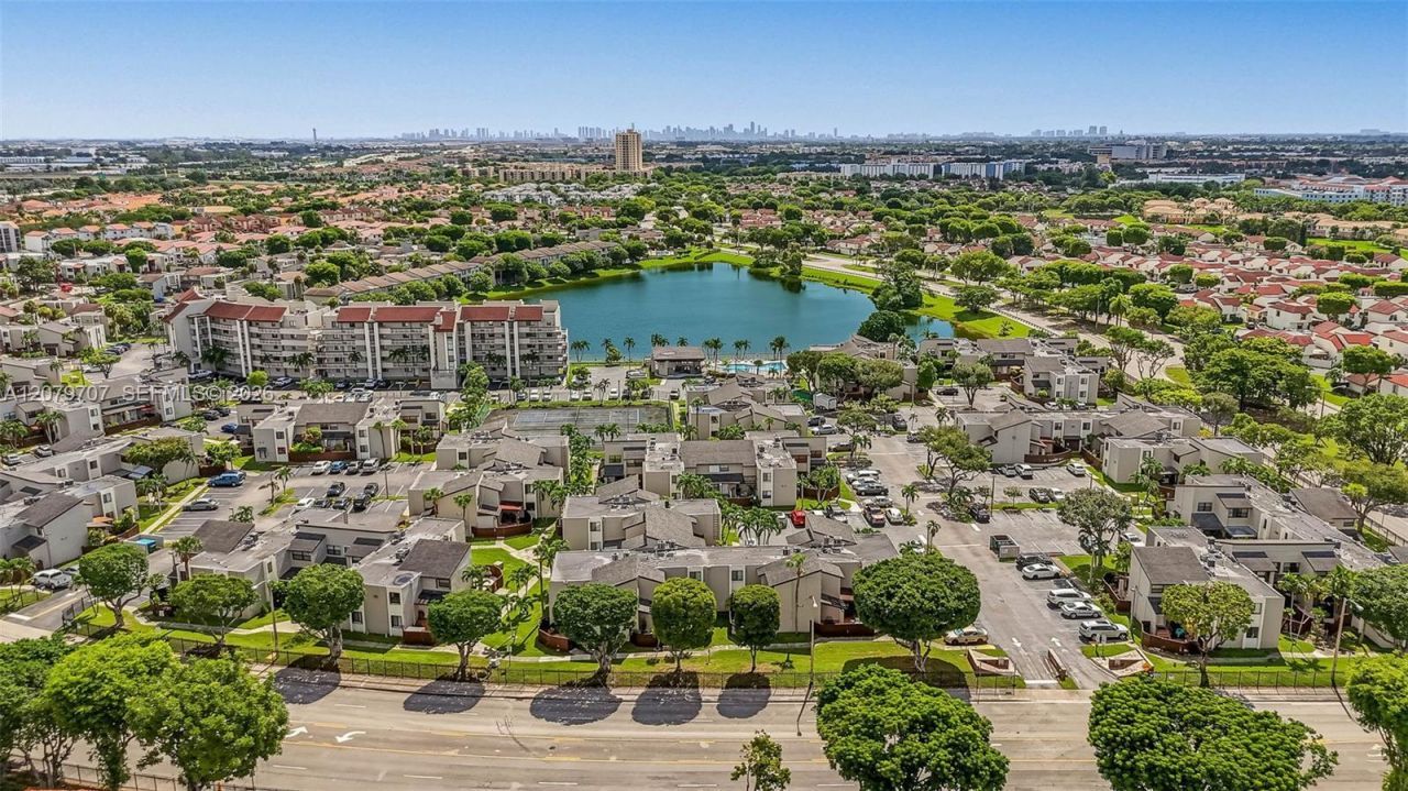 10300 NW 9th St Cir , Unit 203, Miami, FL 33172 Photo