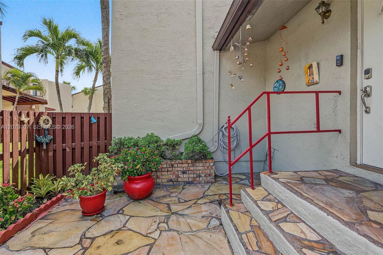 10300 NW 9th St Cir , Unit 203, Miami, FL 33172 Photo