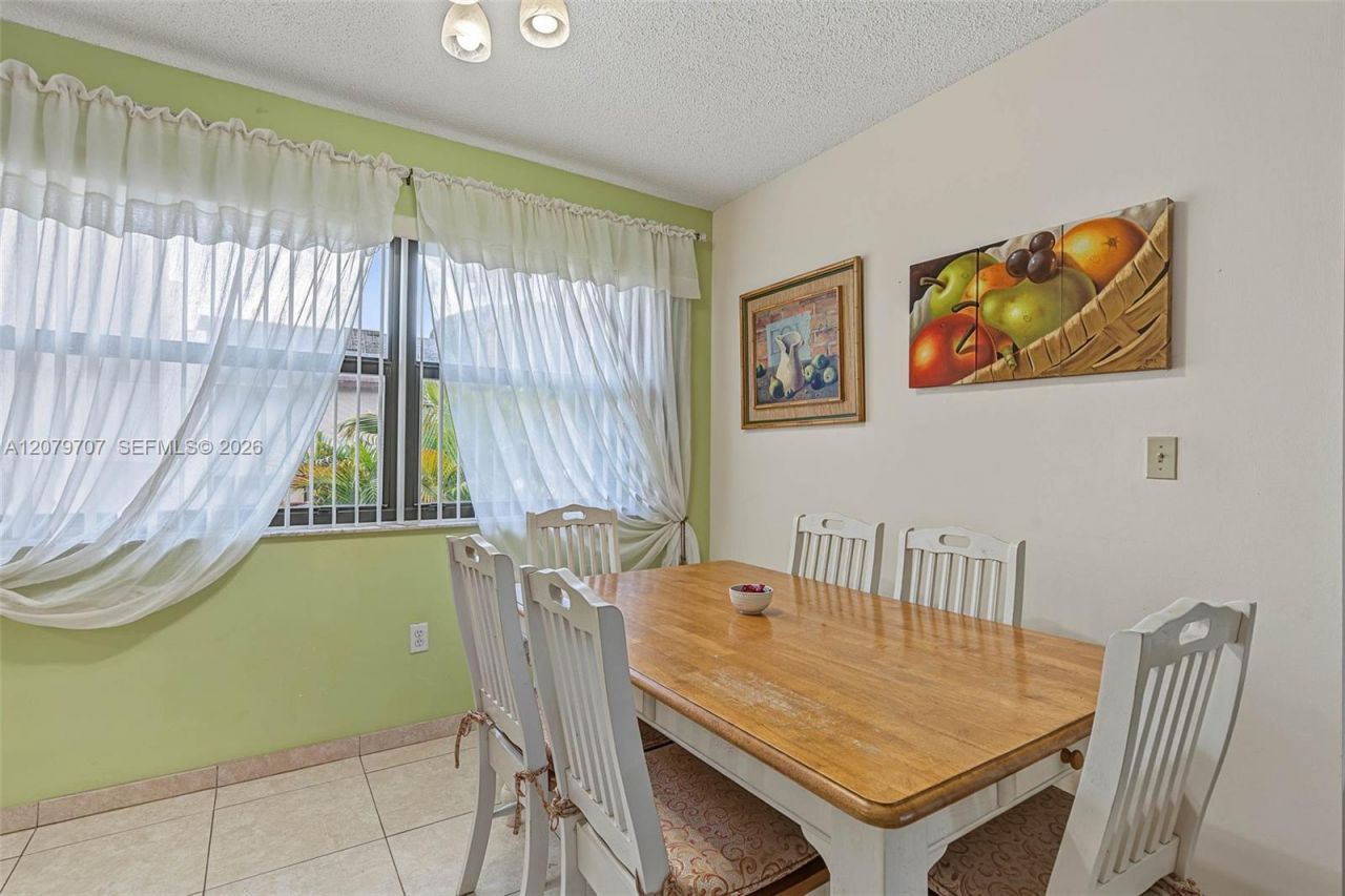 10300 NW 9th St Cir , Unit 203, Miami, FL 33172 Photo