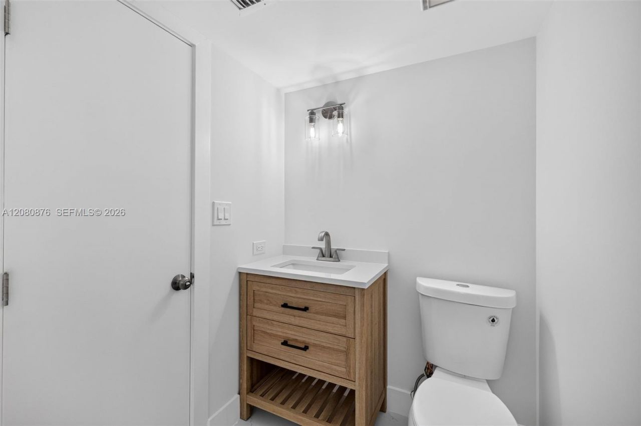 20281 E Country Club Dr, Unit CABANA #3, Aventura, FL 33180 Photo
