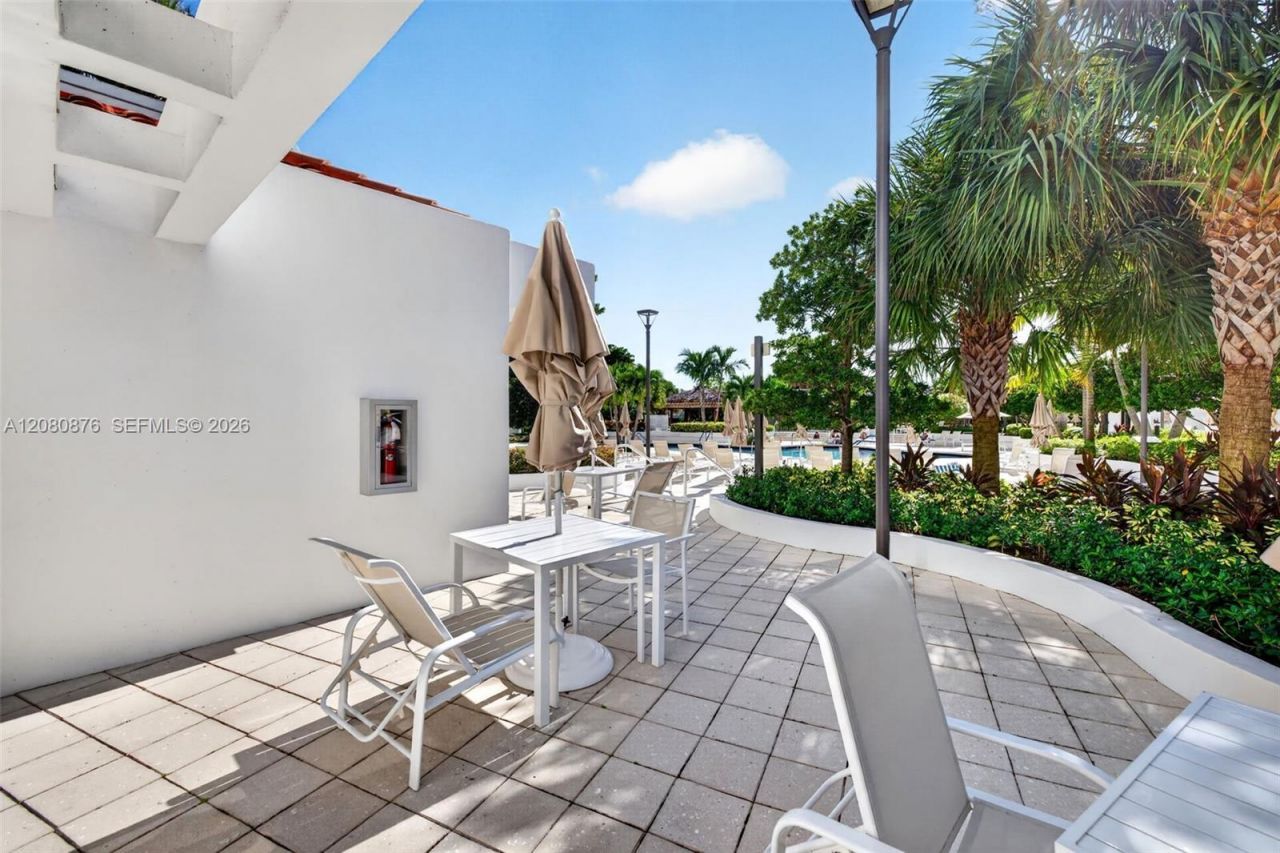 20281 E Country Club Dr, Unit CABANA #3, Aventura, FL 33180 Photo