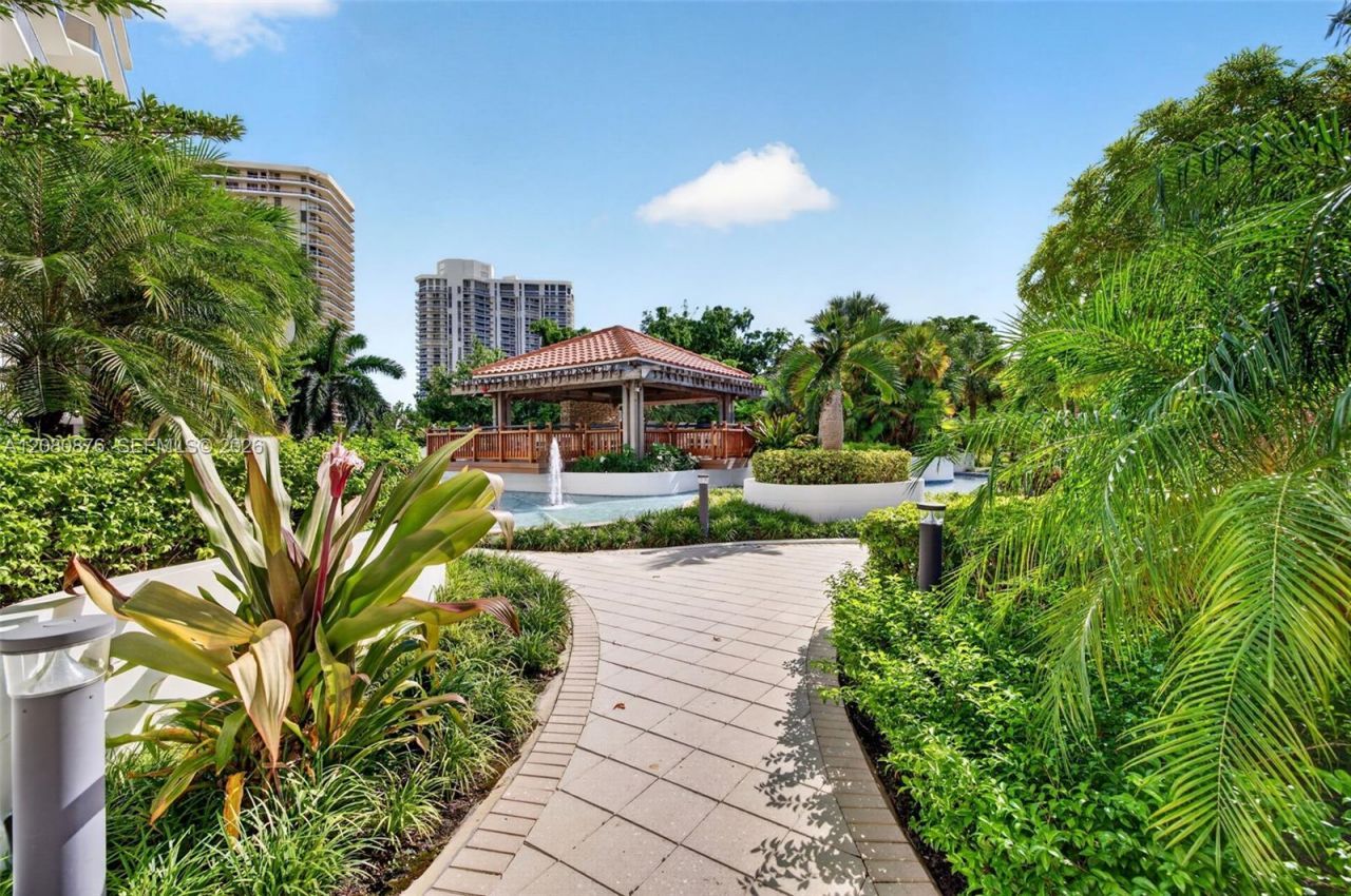 20281 E Country Club Dr, Unit CABANA #3, Aventura, FL 33180 Photo