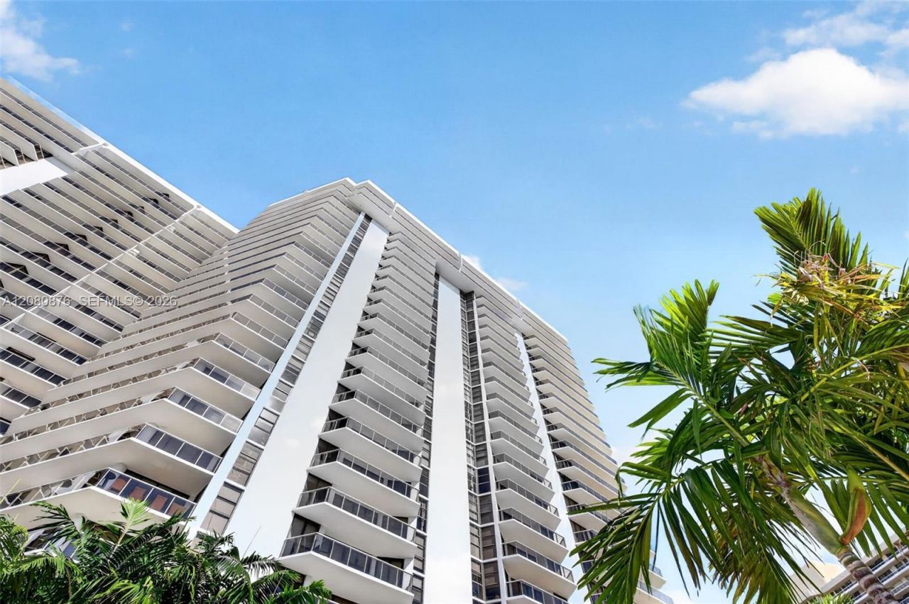 20281 E Country Club Dr, Unit CABANA #3, Aventura, FL 33180 Photo