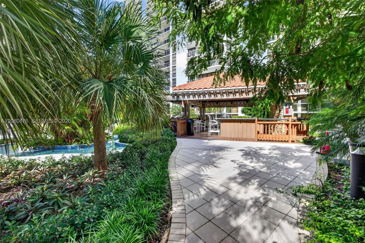 20281 E Country Club Dr, Unit CABANA #3, Aventura, FL 33180 Photo