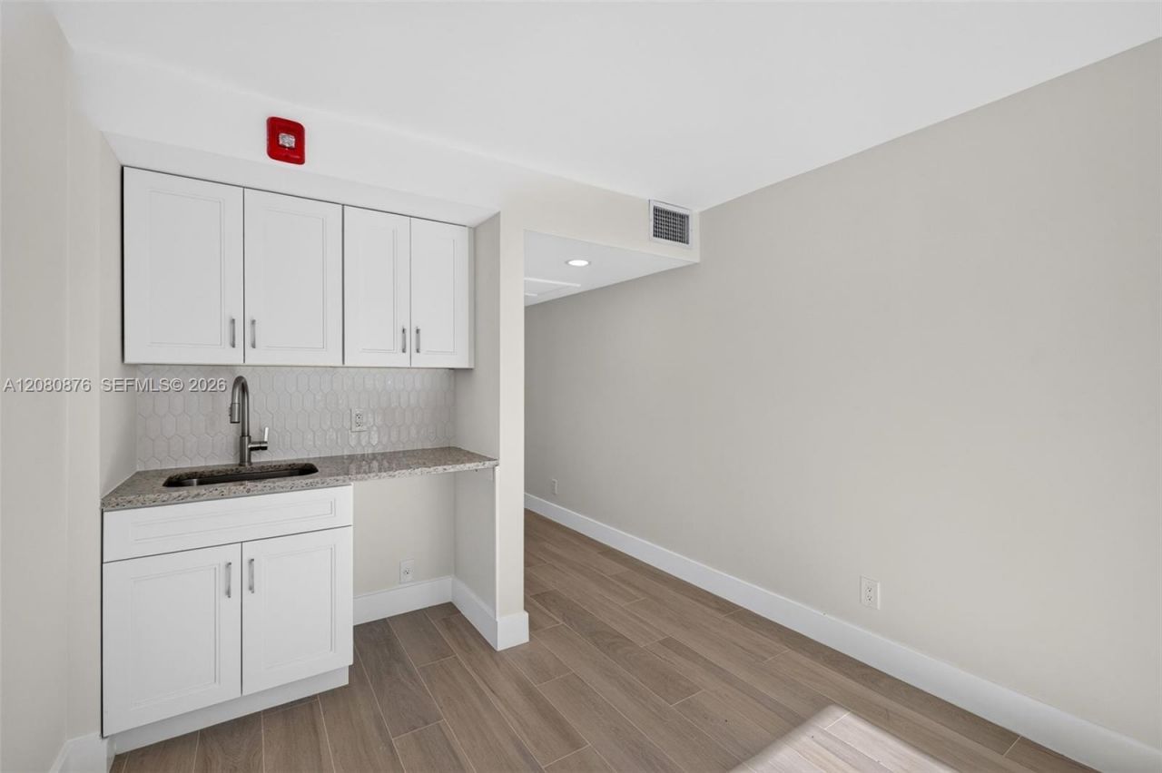 20281 E Country Club Dr, Unit CABANA #3, Aventura, FL 33180 Photo