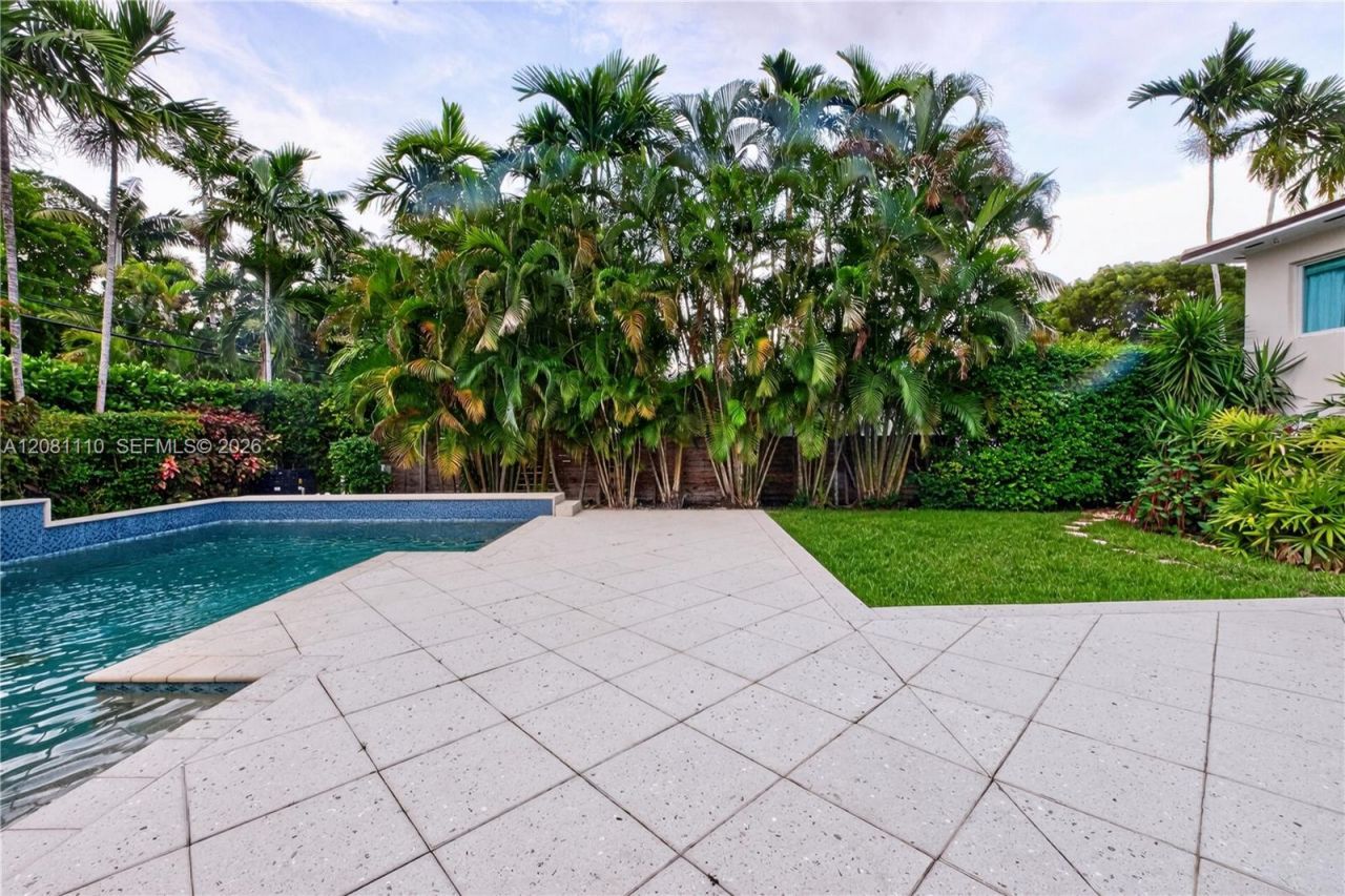 1065 NE 96th St, Miami Shores, FL 33138 Photo