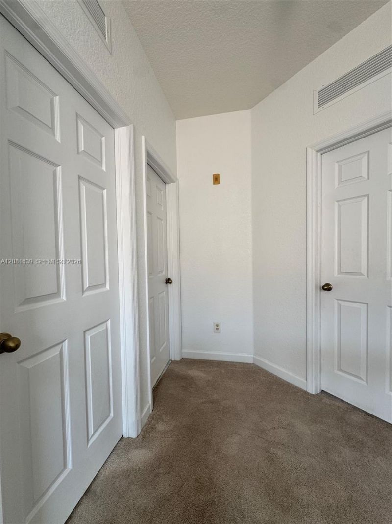 10242 NW 7th St , Unit 204, Miami, FL 33172 Photo