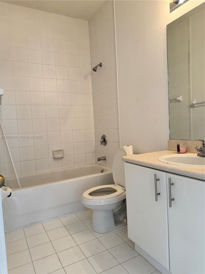 10242 NW 7th St , Unit 204, Miami, FL 33172 Photo