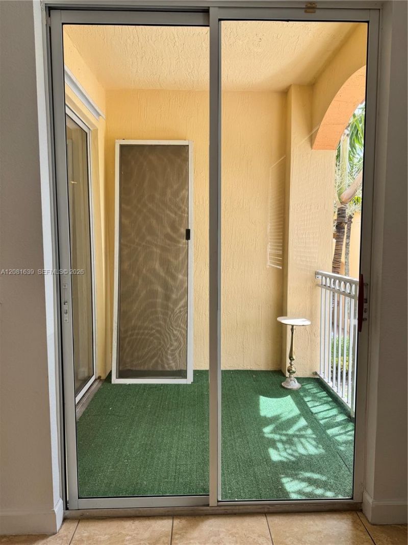 10242 NW 7th St , Unit 204, Miami, FL 33172 Photo