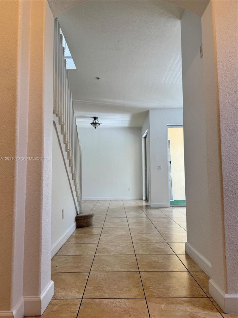 10242 NW 7th St , Unit 204, Miami, FL 33172 Photo
