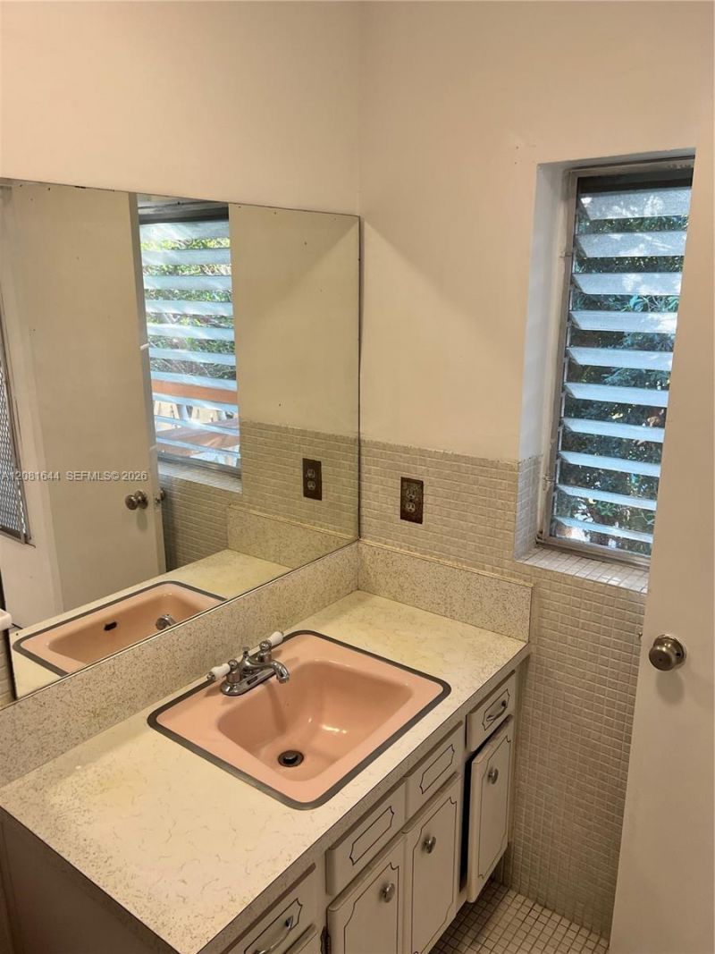 11855 NE 19th Dr, Unit 49, North Miami, FL 33181 Photo