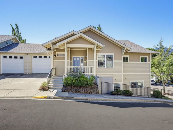 592 Nandina Street, Ashland, OR 97520