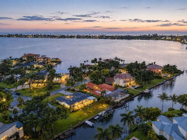 1761 SANDALWOOD DRIVE, SARASOTA, FL 34231