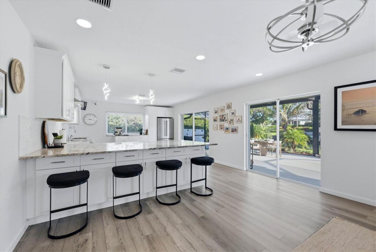 1761 Sandalwood Drive, Sarasota, FL 34231 Photo