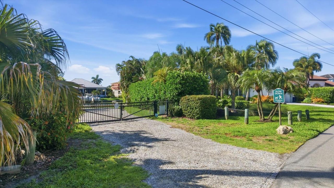 1761 Sandalwood Drive, Sarasota, FL 34231 Photo