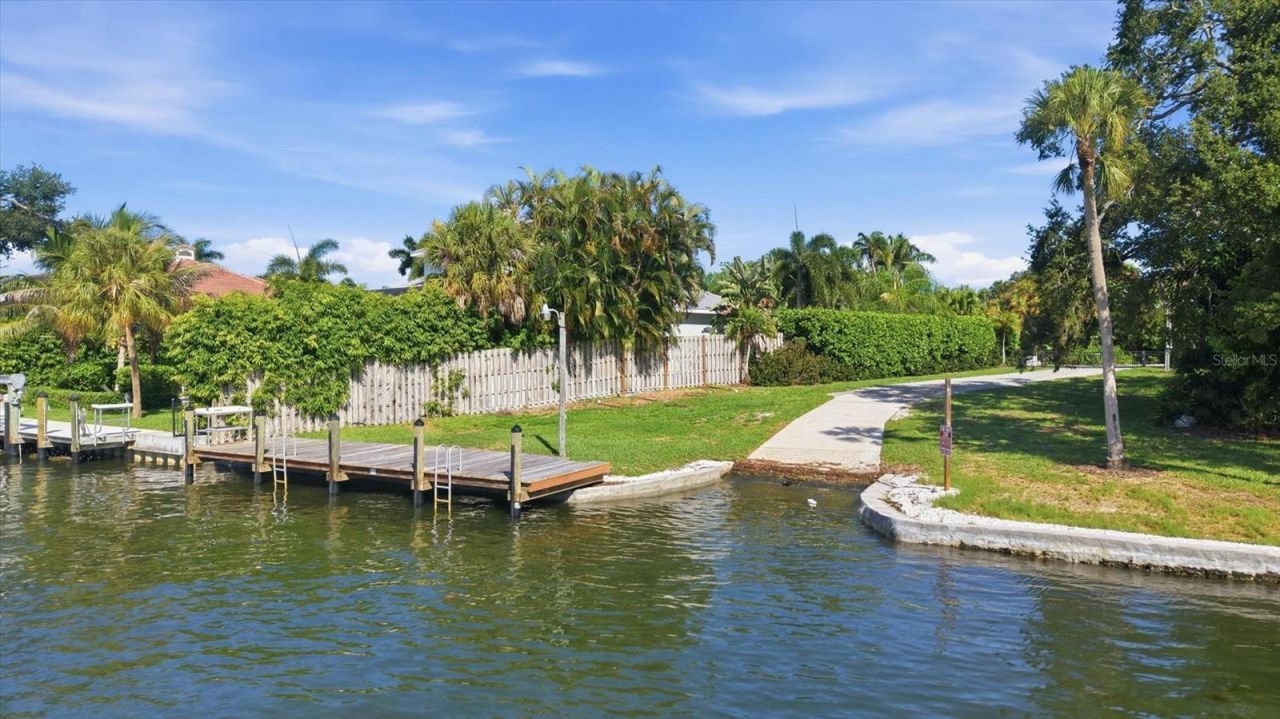 1761 Sandalwood Drive, Sarasota, FL 34231 Photo