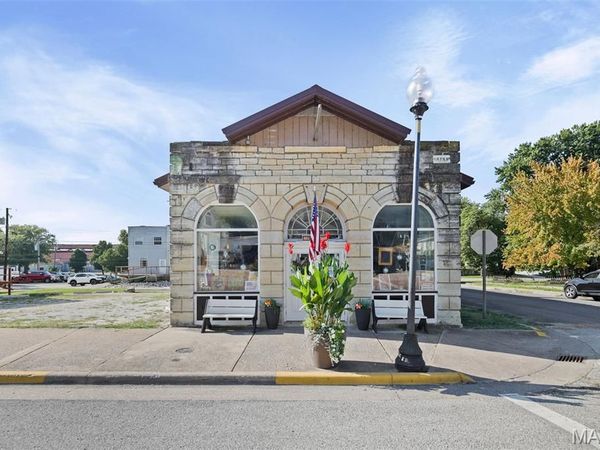 301 E Main Street , Grafton, IL 62037
