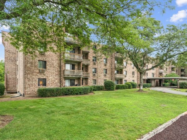 1820 N Delany Road , Unit 112, Gurnee, IL 60031