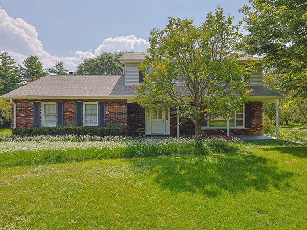52 Darlington Drive , Hawthorn Woods, IL 60047