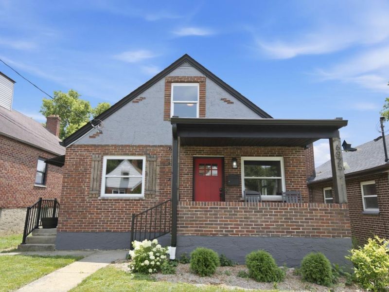 6925 Windward Street, Columbia Township, OH 45227 Photo 2