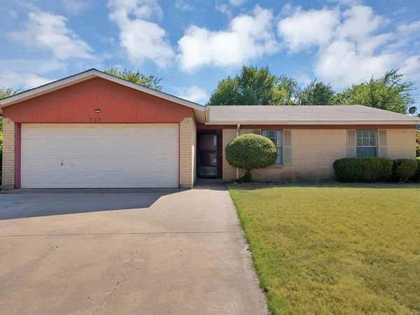 520 Guadalupe Drive, Saginaw, TX 76179
