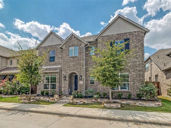 12679 Royal Oaks Lane, Farmers Branch, TX 75234