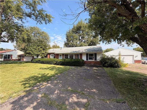 118 Parkgrove Dr., Union, OH 45322