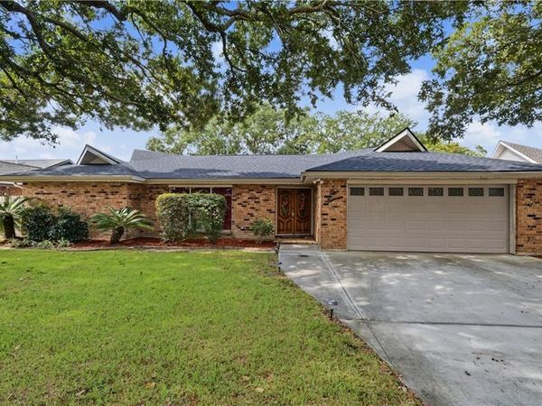 111 EDEN ISLES Boulevard , Slidell, LA 70458