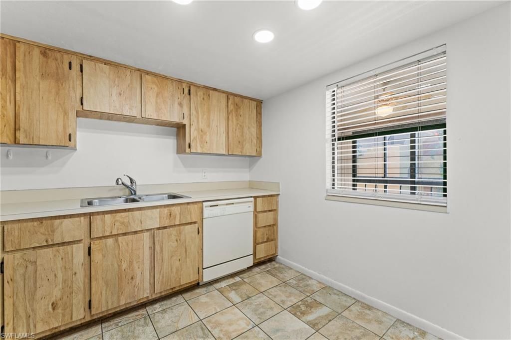 6142 Whiskey Creek Dr, Unit 611, Fort Myers, FL 33919 Photo