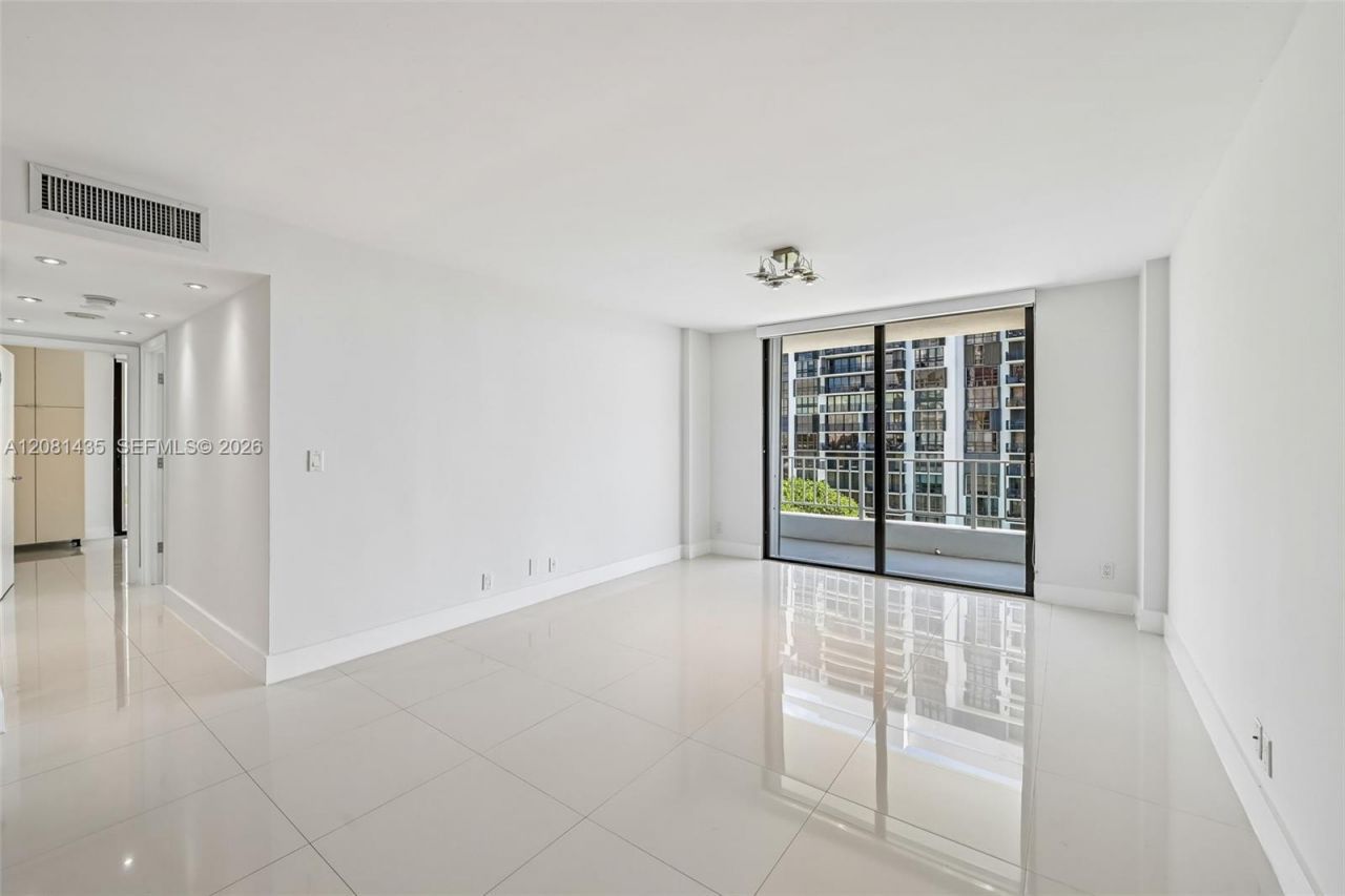 200 SE 15th Rd , Unit 9I, Miami, FL 33129 Photo