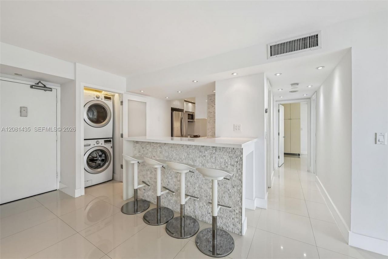 200 SE 15th Rd , Unit 9I, Miami, FL 33129 Photo
