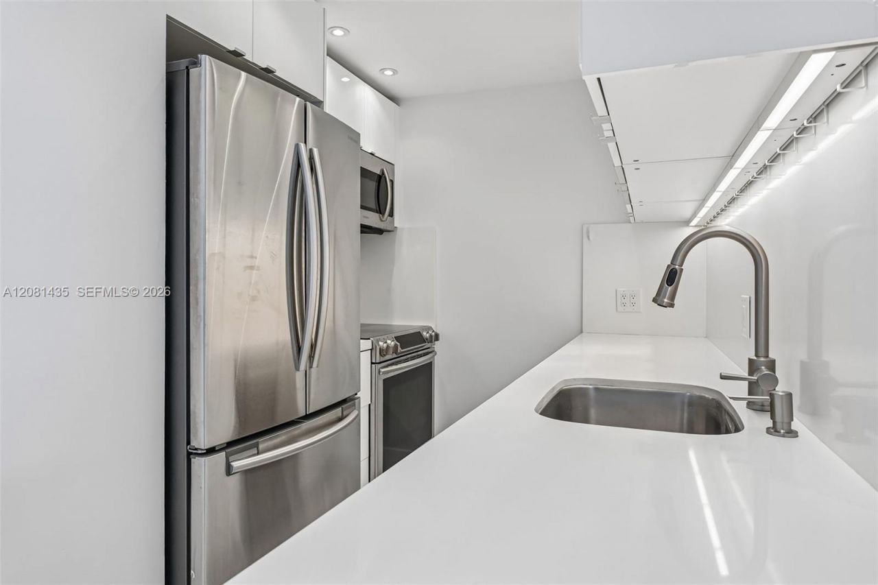 200 SE 15th Rd , Unit 9I, Miami, FL 33129 Photo