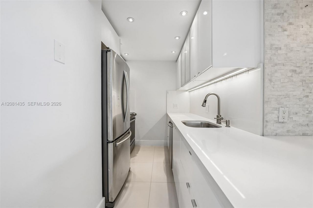 200 SE 15th Rd , Unit 9I, Miami, FL 33129 Photo