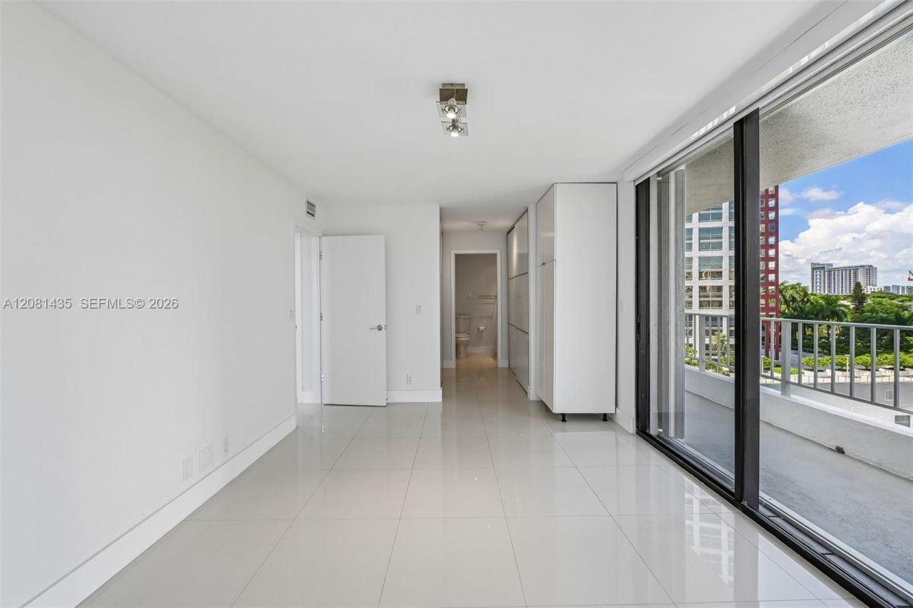 200 SE 15th Rd , Unit 9I, Miami, FL 33129 Photo