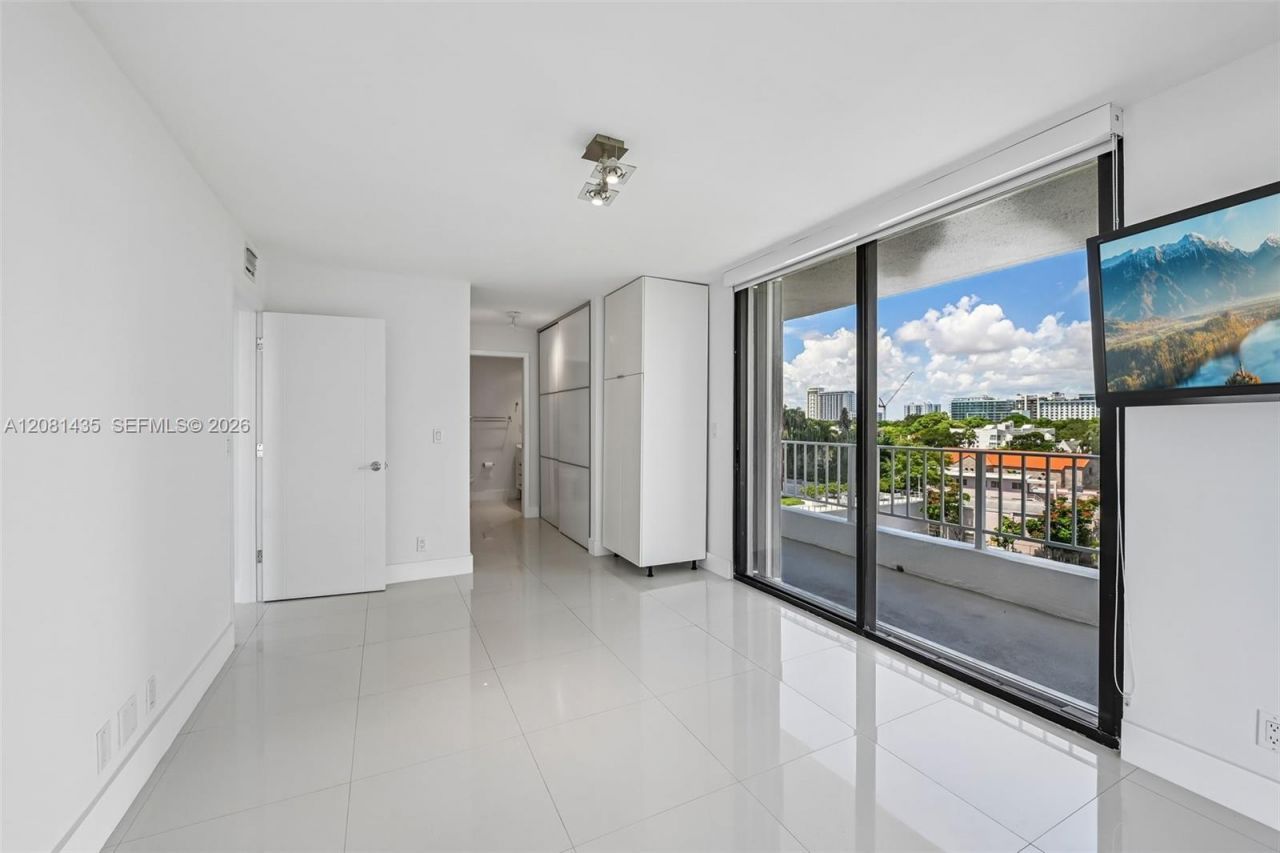 200 SE 15th Rd , Unit 9I, Miami, FL 33129 Photo