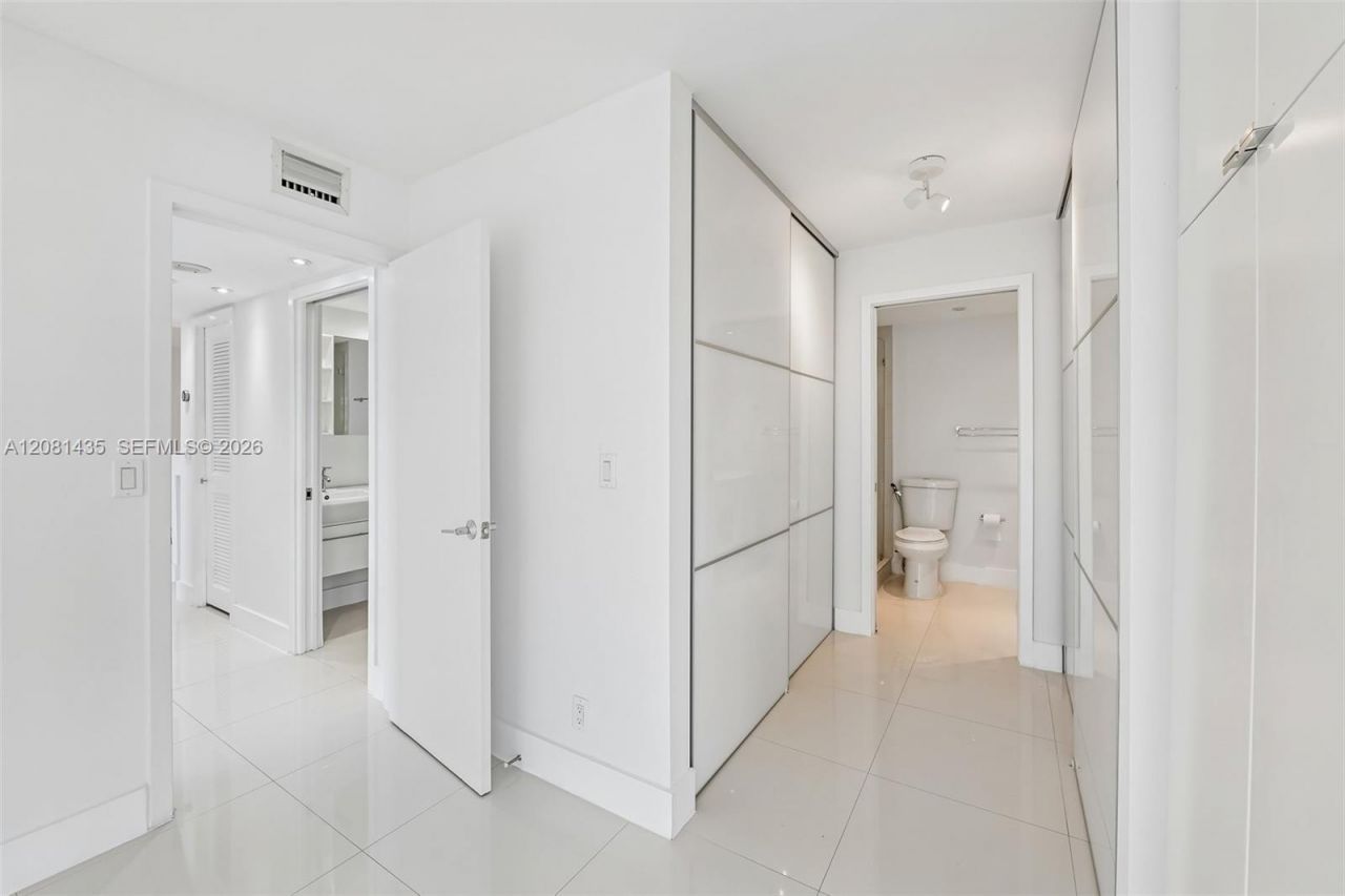 200 SE 15th Rd , Unit 9I, Miami, FL 33129 Photo