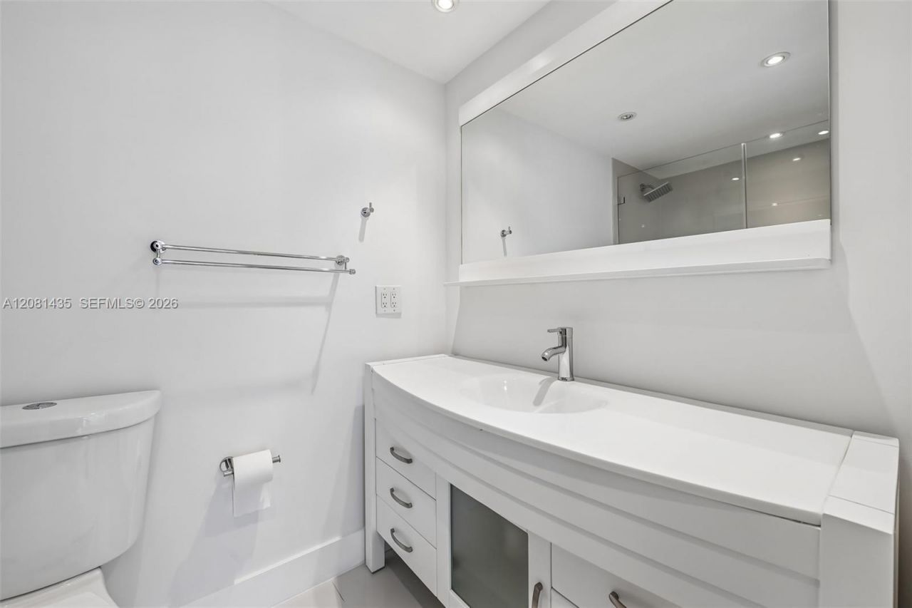200 SE 15th Rd , Unit 9I, Miami, FL 33129 Photo