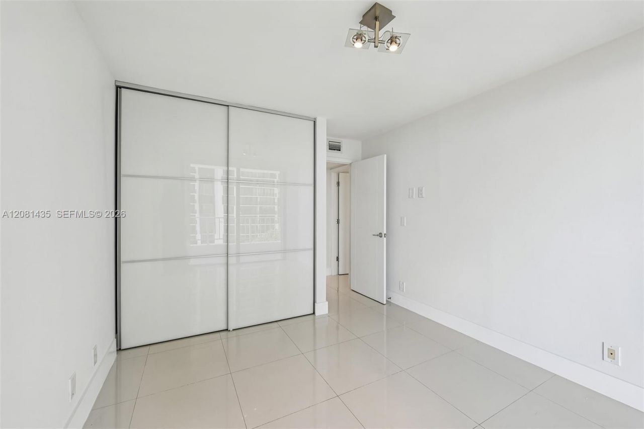200 SE 15th Rd , Unit 9I, Miami, FL 33129 Photo