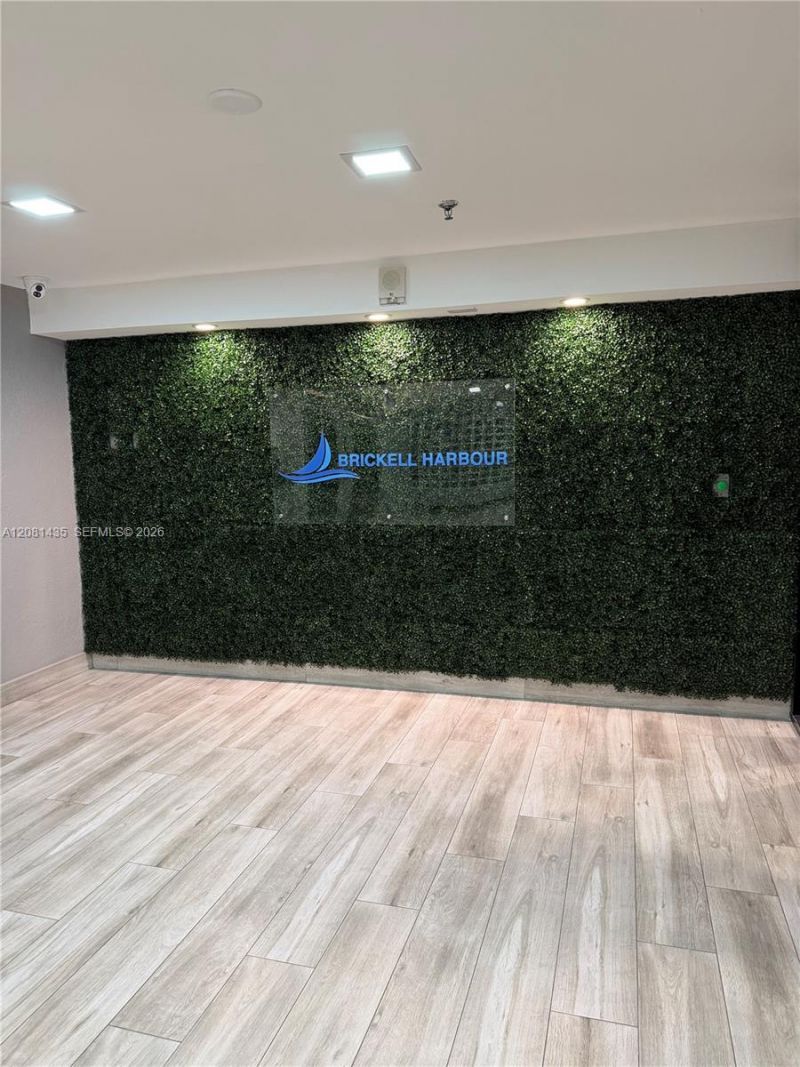200 SE 15th Rd , Unit 9I, Miami, FL 33129 Photo