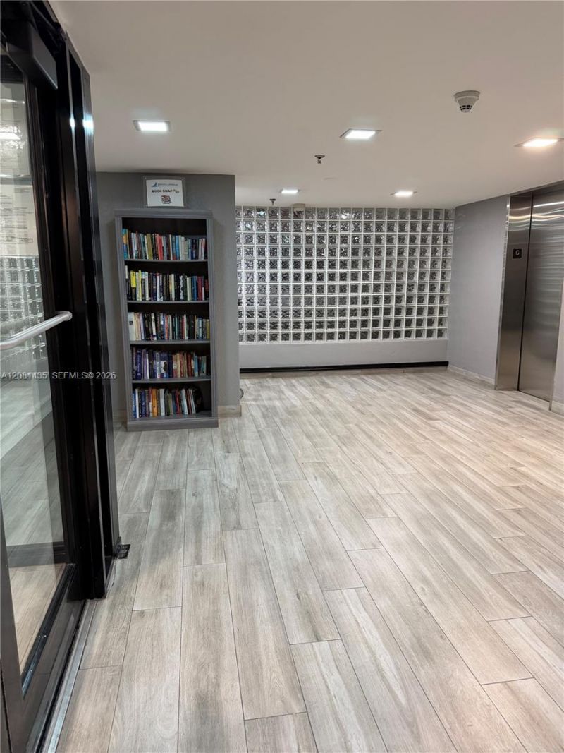 200 SE 15th Rd , Unit 9I, Miami, FL 33129 Photo