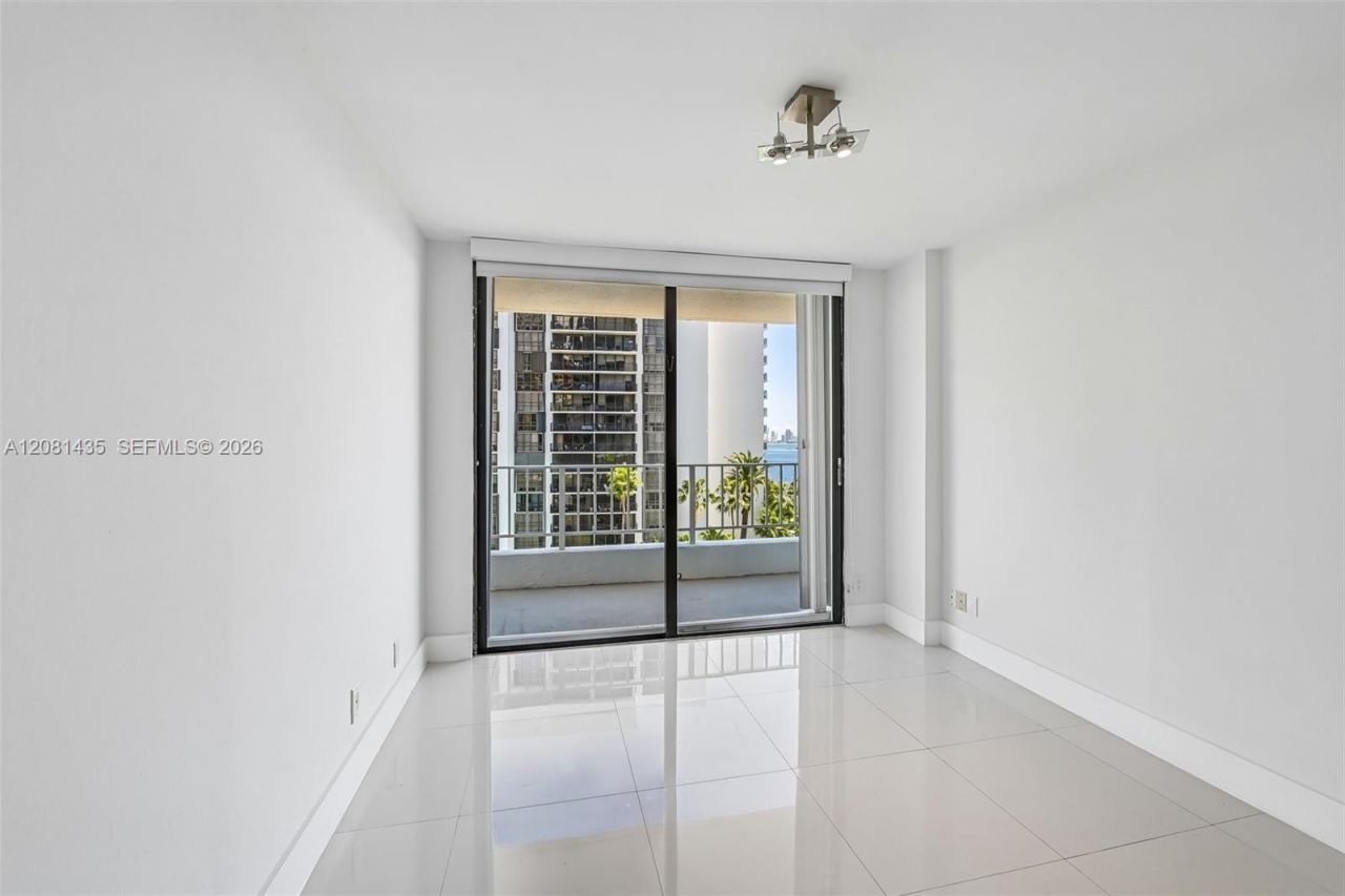 200 SE 15th Rd , Unit 9I, Miami, FL 33129 Photo