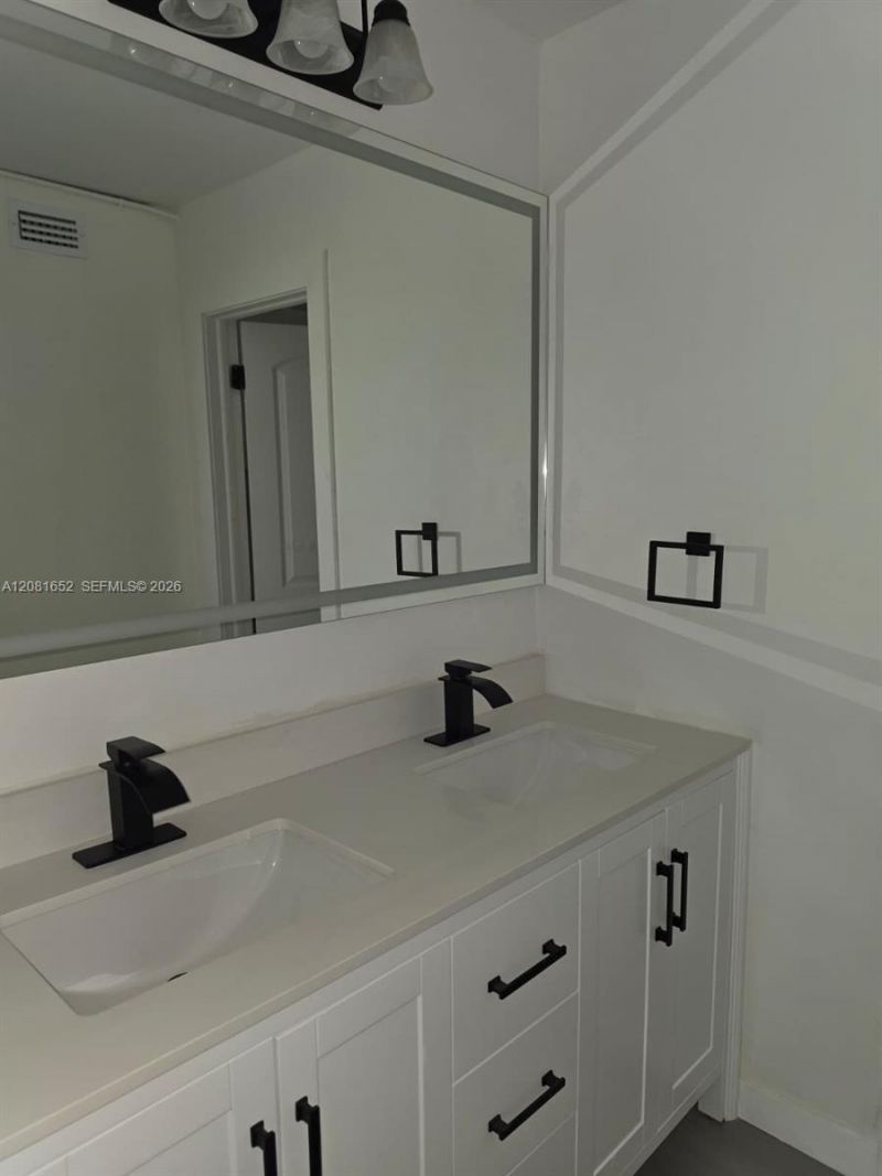 7300 NW 17th St, Unit 408, Plantation, FL 33313 Photo