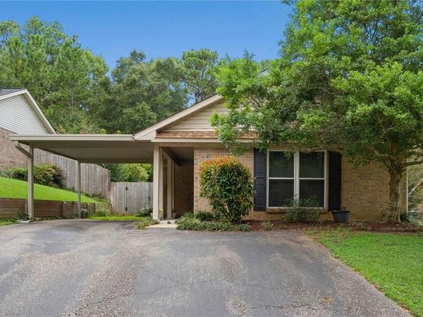 1812 Spring Brook Court , Mobile, AL 36609