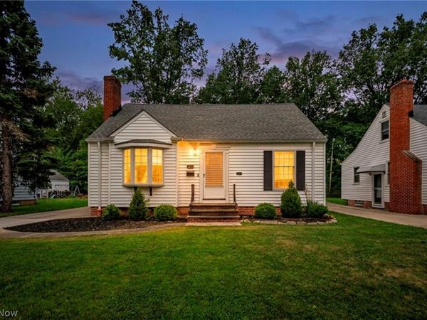 454 E 270th Street , Euclid, OH 44132