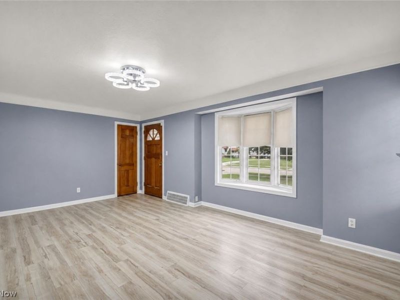 454 E 270th Street, Euclid, OH 44132 Photo 7