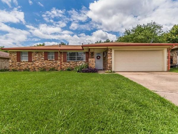 2015 Brenda Avenue , Denison, TX 75020