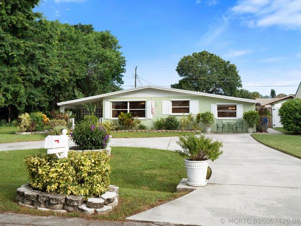 2330 SE Madison Street , Stuart, FL 34997
